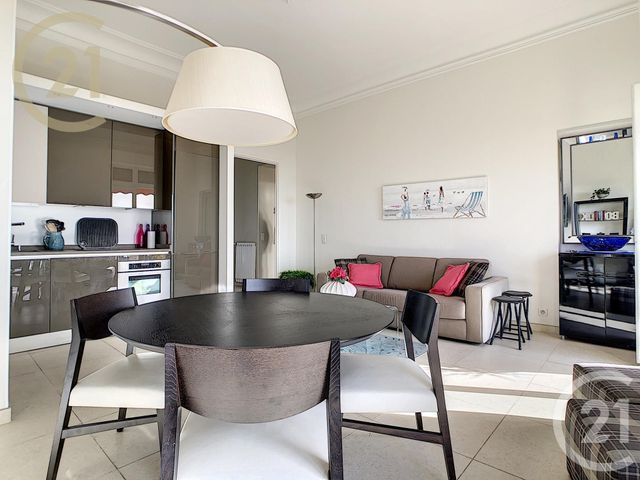 Appartement F3 à vendre - 3 pièces - 91.25 m2 - CANNES - 06 - PROVENCE-ALPES-COTE-D-AZUR - Century 21 Immobilier Service Appartement F3 à vendre - 3 pièces - 91.25 m2 - CANNES - 06 - PROVENCE-ALPES-COTE-D-AZUR - Century 21 Immobilier Service