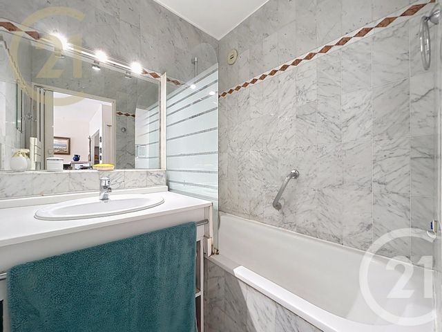 Appartement F2 à vendre - 2 pièces - 36.91 m2 - CANNES - 06 - PROVENCE-ALPES-COTE-D-AZUR - Century 21 Immobilier Service