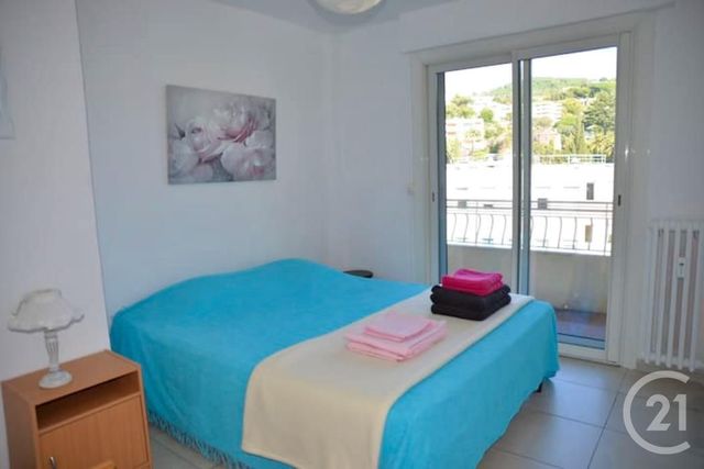 Afficher la photo en grand Appartement à vendre - 4 pièces - 85.12 m2 - CANNES - 06 - PROVENCE-ALPES-COTE-D-AZUR - Century 21 Immobilier Service