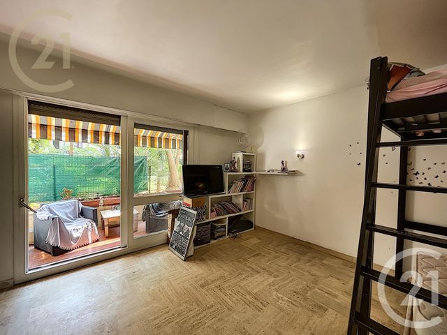 Afficher la photo en grand Appartement F1 à vendre - 1 pièce - 27.79 m2 - CANNES - 06 - PROVENCE-ALPES-COTE-D-AZUR - Century 21 Immobilier Service