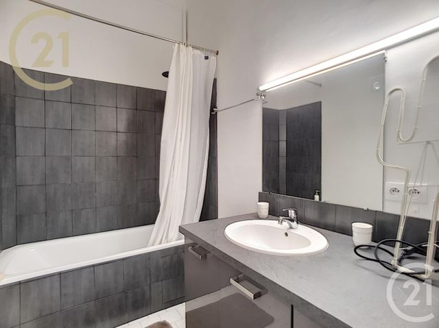 Afficher la photo en grand Appartement à vendre - 3 pièces - 64.87 m2 - CANNES - 06 - PROVENCE-ALPES-COTE-D-AZUR - Century 21 Immobilier Service