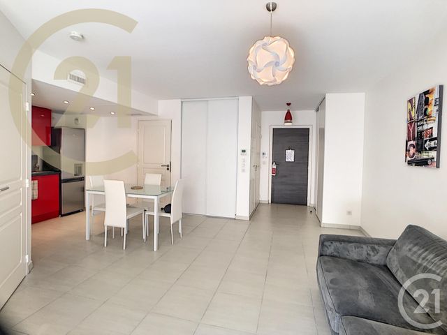 Afficher la photo en grand Appartement F2 à vendre - 2 pièces - 49.74 m2 - CANNES - 06 - PROVENCE-ALPES-COTE-D-AZUR - Century 21 Immobilier Service