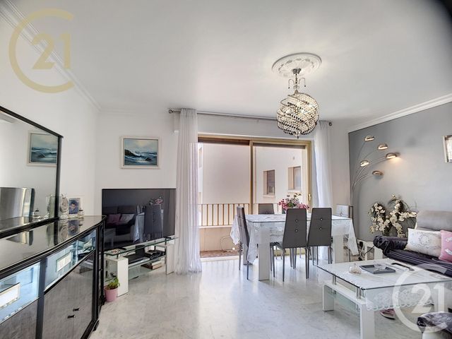 Appartement F3 à vendre - 3 pièces - 64.56 m2 - CANNES - 06 - PROVENCE-ALPES-COTE-D-AZUR - Century 21 Immobilier Service Appartement F3 à vendre - 3 pièces - 64.56 m2 - CANNES - 06 - PROVENCE-ALPES-COTE-D-AZUR - Century 21 Immobilier Service
