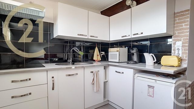 Studio à vendre - 1 pièce - 28.33 m2 - CANNES - 06 - PROVENCE-ALPES-COTE-D-AZUR - Century 21 Immobilier Service Studio à vendre - 1 pièce - 28.33 m2 - CANNES - 06 - PROVENCE-ALPES-COTE-D-AZUR - Century 21 Immobilier Service