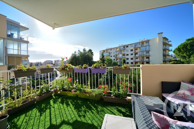 Afficher la photo en grand Appartement F3 à vendre - 3 pièces - 75.06 m2 - CANNES - 06 - PROVENCE-ALPES-COTE-D-AZUR - Century 21 Immobilier Service