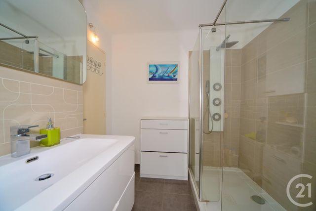 Afficher la photo en grand Appartement F3 à vendre - 3 pièces - 75.06 m2 - CANNES - 06 - PROVENCE-ALPES-COTE-D-AZUR - Century 21 Immobilier Service