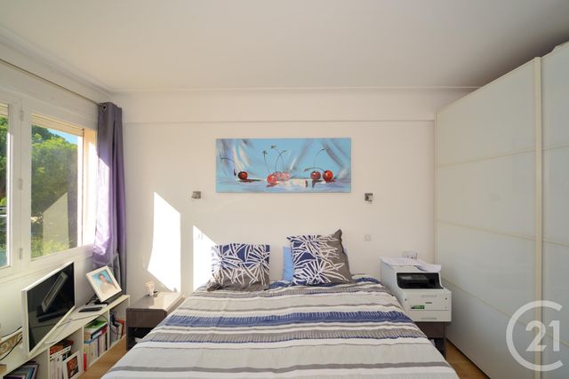 Afficher la photo en grand Appartement F3 à vendre - 3 pièces - 75.06 m2 - CANNES - 06 - PROVENCE-ALPES-COTE-D-AZUR - Century 21 Immobilier Service