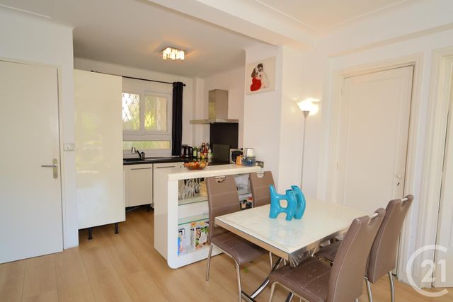 Afficher la photo en grand Appartement F3 à vendre - 3 pièces - 75.06 m2 - CANNES - 06 - PROVENCE-ALPES-COTE-D-AZUR - Century 21 Immobilier Service