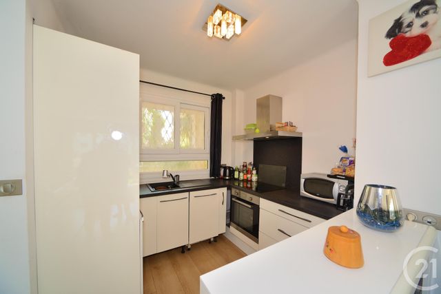 Afficher la photo en grand Appartement F3 à vendre - 3 pièces - 75.06 m2 - CANNES - 06 - PROVENCE-ALPES-COTE-D-AZUR - Century 21 Immobilier Service