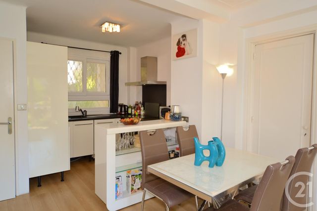 Afficher la photo en grand Appartement F3 à vendre - 3 pièces - 75.06 m2 - CANNES - 06 - PROVENCE-ALPES-COTE-D-AZUR - Century 21 Immobilier Service