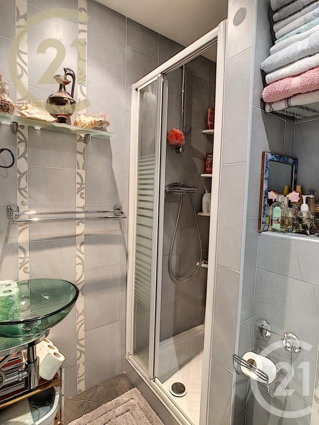 Appartement F4 à vendre - 4 pièces - 104.0 m2 - CANNES - 06 - PROVENCE-ALPES-COTE-D-AZUR - Century 21 Immobilier Service Appartement F4 à vendre - 4 pièces - 104.0 m2 - CANNES - 06 - PROVENCE-ALPES-COTE-D-AZUR - Century 21 Immobilier Service