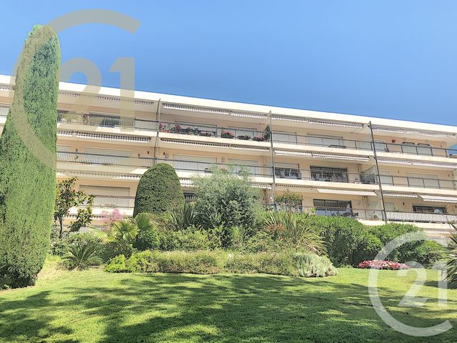 Appartement F4 à vendre - 4 pièces - 104.0 m2 - CANNES - 06 - PROVENCE-ALPES-COTE-D-AZUR - Century 21 Immobilier Service Appartement F4 à vendre - 4 pièces - 104.0 m2 - CANNES - 06 - PROVENCE-ALPES-COTE-D-AZUR - Century 21 Immobilier Service