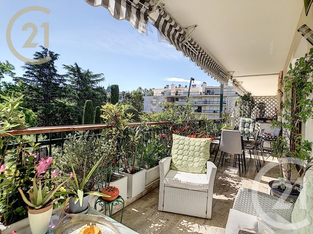 Appartement F4 à vendre - 4 pièces - 104.0 m2 - CANNES - 06 - PROVENCE-ALPES-COTE-D-AZUR - Century 21 Immobilier Service Appartement F4 à vendre - 4 pièces - 104.0 m2 - CANNES - 06 - PROVENCE-ALPES-COTE-D-AZUR - Century 21 Immobilier Service