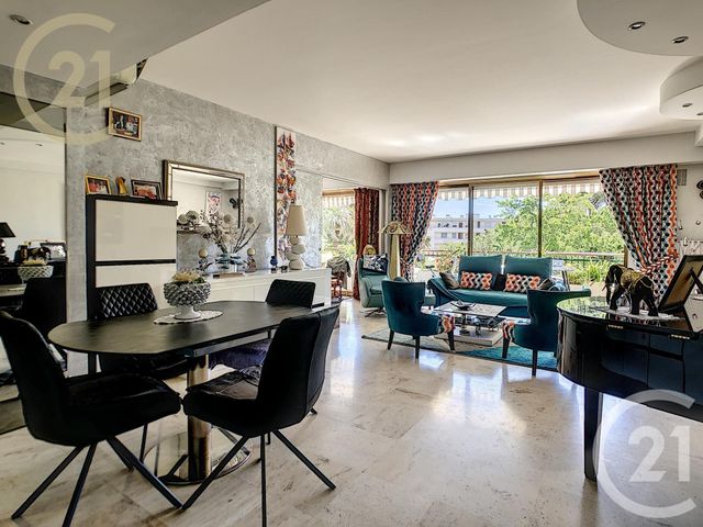 Appartement F4 à vendre - 4 pièces - 104.0 m2 - CANNES - 06 - PROVENCE-ALPES-COTE-D-AZUR - Century 21 Immobilier Service Appartement F4 à vendre - 4 pièces - 104.0 m2 - CANNES - 06 - PROVENCE-ALPES-COTE-D-AZUR - Century 21 Immobilier Service