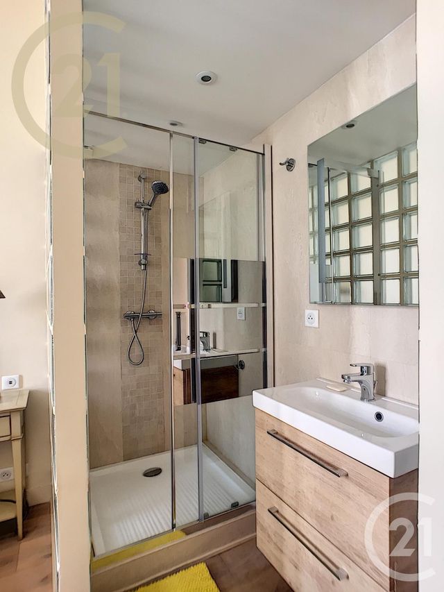 Afficher la photo en grand Appartement F3 à vendre - 3 pièces - 62.41 m2 - CANNES - 06 - PROVENCE-ALPES-COTE-D-AZUR - Century 21 Immobilier Service