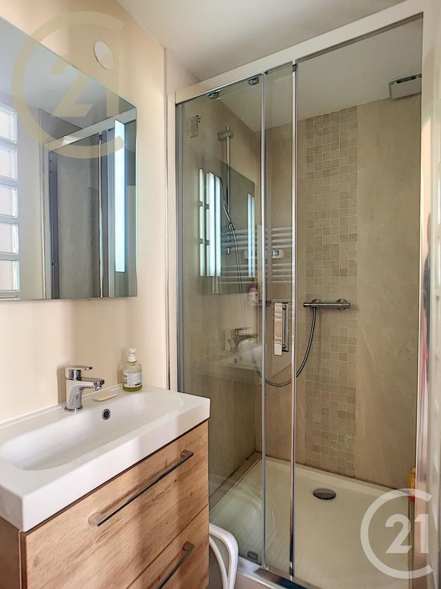 Afficher la photo en grand Appartement F3 à vendre - 3 pièces - 62.41 m2 - CANNES - 06 - PROVENCE-ALPES-COTE-D-AZUR - Century 21 Immobilier Service