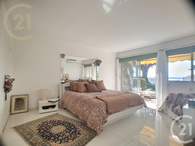 Afficher la photo en grand Appartement F2 à vendre - 2 pièces - 58.05 m2 - CANNES - 06 - PROVENCE-ALPES-COTE-D-AZUR - Century 21 Immobilier Service