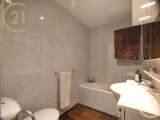 Afficher la photo en grand Appartement F2 à vendre - 2 pièces - 58.05 m2 - CANNES - 06 - PROVENCE-ALPES-COTE-D-AZUR - Century 21 Immobilier Service