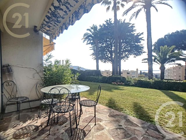 Afficher la photo en grand Appartement F2 à vendre - 2 pièces - 58.05 m2 - CANNES - 06 - PROVENCE-ALPES-COTE-D-AZUR - Century 21 Immobilier Service