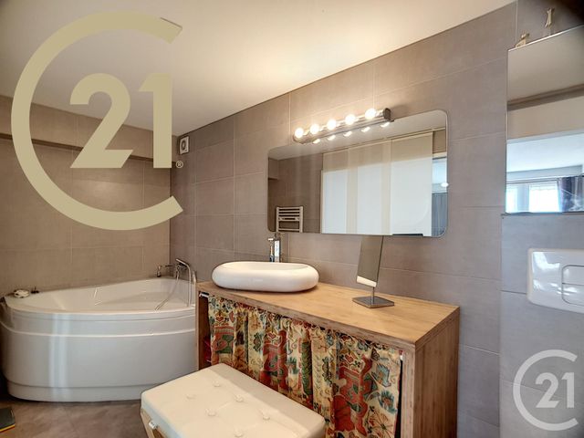 Appartement F4 à vendre - 4 pièces - 114.54 m2 - CANNES - 06 - PROVENCE-ALPES-COTE-D-AZUR - Century 21 Immobilier Service Appartement F4 à vendre - 4 pièces - 114.54 m2 - CANNES - 06 - PROVENCE-ALPES-COTE-D-AZUR - Century 21 Immobilier Service