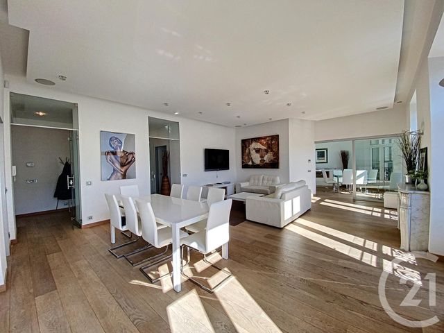 Afficher la photo en grand Appartement F5 à vendre - 5 pièces - 141.0 m2 - CANNES - 06 - PROVENCE-ALPES-COTE-D-AZUR - Century 21 Immobilier Service
