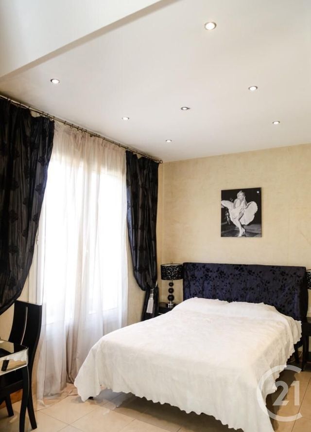 Afficher la photo en grand Appartement F4 à vendre - 4 pièces - 155.0 m2 - CANNES - 06 - PROVENCE-ALPES-COTE-D-AZUR - Century 21 Immobilier Service