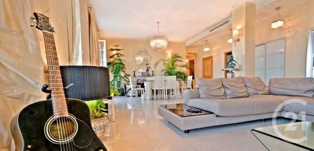Afficher la photo en grand Appartement F4 à vendre - 4 pièces - 155.0 m2 - CANNES - 06 - PROVENCE-ALPES-COTE-D-AZUR - Century 21 Immobilier Service