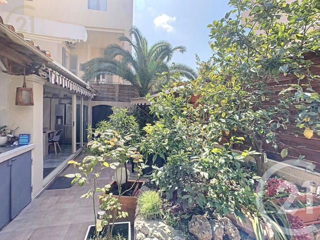 Afficher la photo en grand Appartement F3 à vendre - 3 pièces - 59.0 m2 - CANNES - 06 - PROVENCE-ALPES-COTE-D-AZUR - Century 21 Immobilier Service