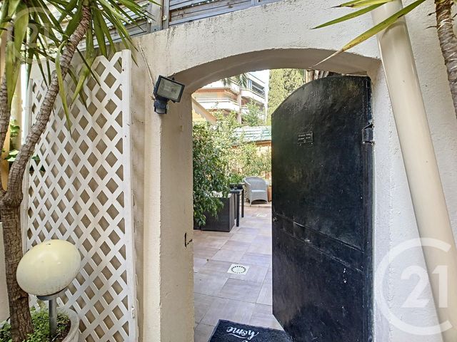 Afficher la photo en grand Appartement F3 à vendre - 3 pièces - 59.0 m2 - CANNES - 06 - PROVENCE-ALPES-COTE-D-AZUR - Century 21 Immobilier Service