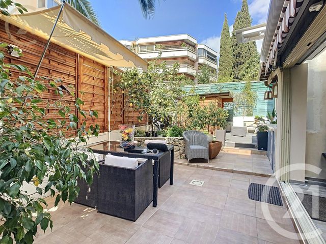 Afficher la photo en grand Appartement F3 à vendre - 3 pièces - 59.0 m2 - CANNES - 06 - PROVENCE-ALPES-COTE-D-AZUR - Century 21 Immobilier Service
