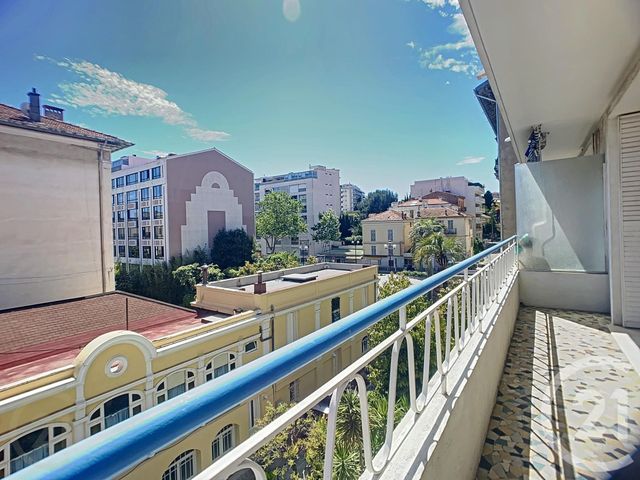 Appartement F3 à louer - 3 pièces - 62.31 m2 - CANNES - 06 - PROVENCE-ALPES-COTE-D-AZUR - Century 21 Immobilier Service Appartement F3 à louer - 3 pièces - 62.31 m2 - CANNES - 06 - PROVENCE-ALPES-COTE-D-AZUR - Century 21 Immobilier Service