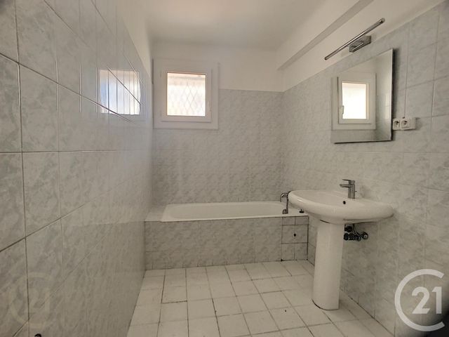 Appartement F3 à louer - 3 pièces - 62.31 m2 - CANNES - 06 - PROVENCE-ALPES-COTE-D-AZUR - Century 21 Immobilier Service Appartement F3 à louer - 3 pièces - 62.31 m2 - CANNES - 06 - PROVENCE-ALPES-COTE-D-AZUR - Century 21 Immobilier Service