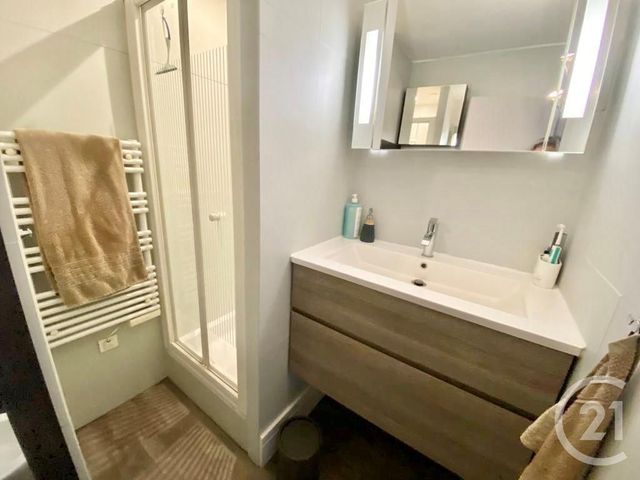 Appartement F2 à vendre - 2 pièces - 45.11 m2 - CANNES - 06 - PROVENCE-ALPES-COTE-D-AZUR - Century 21 Immobilier Service Appartement F2 à vendre - 2 pièces - 45.11 m2 - CANNES - 06 - PROVENCE-ALPES-COTE-D-AZUR - Century 21 Immobilier Service