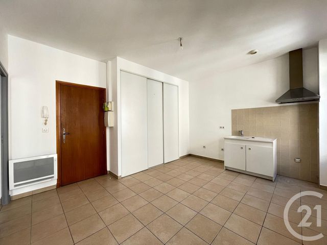 Appartement F2 à louer - 2 pièces - 30.59 m2 - CANNES - 06 - PROVENCE-ALPES-COTE-D-AZUR - Century 21 Immobilier Service Appartement F2 à louer - 2 pièces - 30.59 m2 - CANNES - 06 - PROVENCE-ALPES-COTE-D-AZUR - Century 21 Immobilier Service