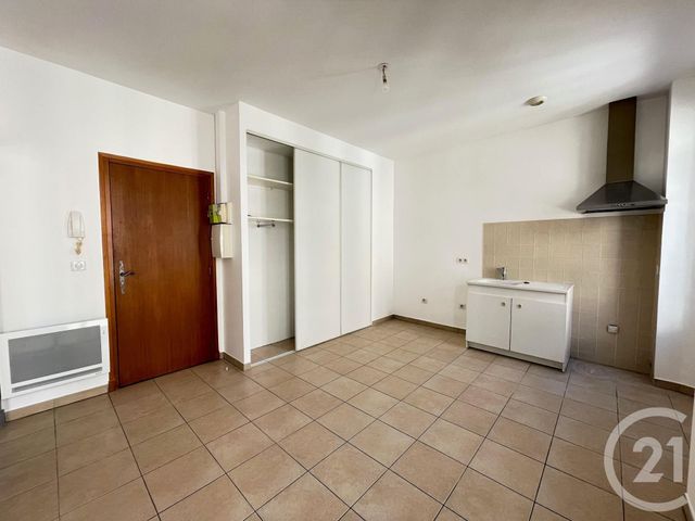 Appartement F2 à louer - 2 pièces - 30.59 m2 - CANNES - 06 - PROVENCE-ALPES-COTE-D-AZUR - Century 21 Immobilier Service Appartement F2 à louer - 2 pièces - 30.59 m2 - CANNES - 06 - PROVENCE-ALPES-COTE-D-AZUR - Century 21 Immobilier Service