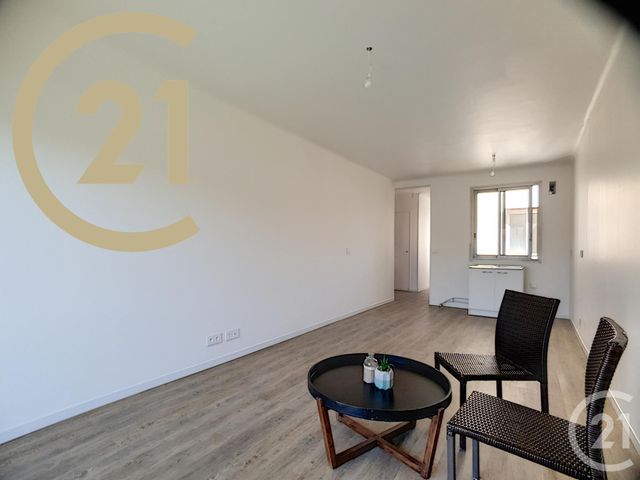 Appartement F3 à vendre - 3 pièces - 51.8 m2 - CANNES - 06 - PROVENCE-ALPES-COTE-D-AZUR - Century 21 Immobilier Service Appartement F3 à vendre - 3 pièces - 51.8 m2 - CANNES - 06 - PROVENCE-ALPES-COTE-D-AZUR - Century 21 Immobilier Service
