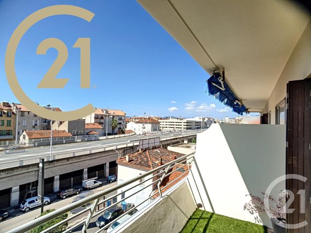 Appartement F3 à vendre - 3 pièces - 51.8 m2 - CANNES - 06 - PROVENCE-ALPES-COTE-D-AZUR - Century 21 Immobilier Service Appartement F3 à vendre - 3 pièces - 51.8 m2 - CANNES - 06 - PROVENCE-ALPES-COTE-D-AZUR - Century 21 Immobilier Service