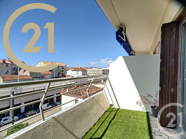 Appartement F3 à vendre - 3 pièces - 51.8 m2 - CANNES - 06 - PROVENCE-ALPES-COTE-D-AZUR - Century 21 Immobilier Service Appartement F3 à vendre - 3 pièces - 51.8 m2 - CANNES - 06 - PROVENCE-ALPES-COTE-D-AZUR - Century 21 Immobilier Service