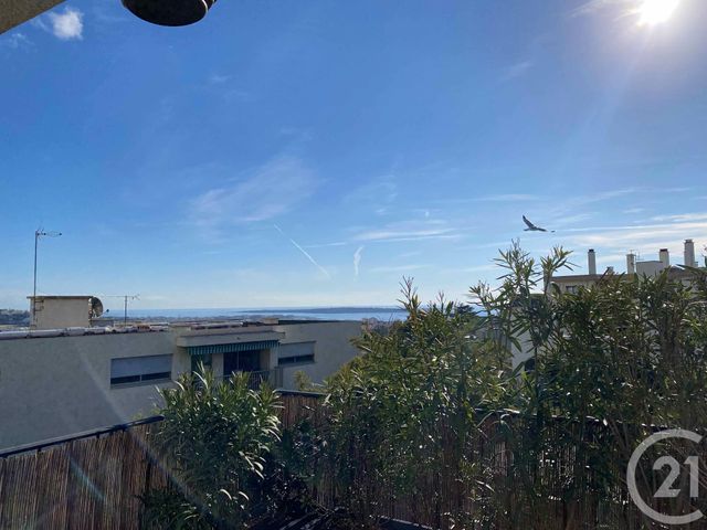 Appartement F3 à vendre - 3 pièces - 85.0 m2 - CANNES - 06 - PROVENCE-ALPES-COTE-D-AZUR - Century 21 Immobilier Service Appartement F3 à vendre - 3 pièces - 85.0 m2 - CANNES - 06 - PROVENCE-ALPES-COTE-D-AZUR - Century 21 Immobilier Service