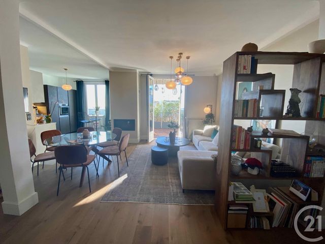 Appartement F3 à vendre - 3 pièces - 85.0 m2 - CANNES - 06 - PROVENCE-ALPES-COTE-D-AZUR - Century 21 Immobilier Service Appartement F3 à vendre - 3 pièces - 85.0 m2 - CANNES - 06 - PROVENCE-ALPES-COTE-D-AZUR - Century 21 Immobilier Service