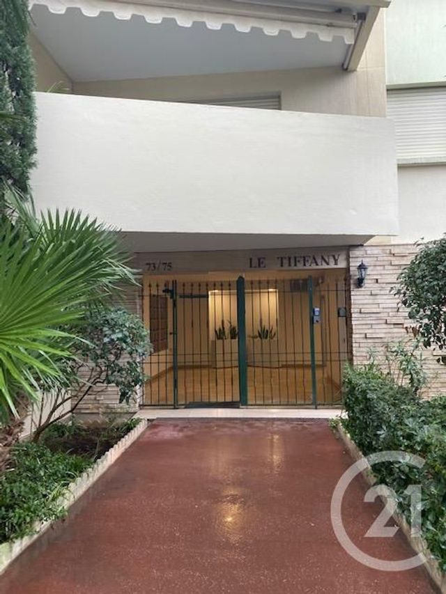 parking à louer - 12.0 m2 - CANNES - 06 - PROVENCE-ALPES-COTE-D-AZUR - Century 21 Immobilier Service parking à louer - 12.0 m2 - CANNES - 06 - PROVENCE-ALPES-COTE-D-AZUR - Century 21 Immobilier Service