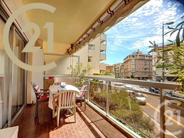 Appartement F1 à vendre - 1 pièce - 26.0 m2 - CANNES - 06 - PROVENCE-ALPES-COTE-D-AZUR - Century 21 Immobilier Service Appartement F1 à vendre - 1 pièce - 26.0 m2 - CANNES - 06 - PROVENCE-ALPES-COTE-D-AZUR - Century 21 Immobilier Service