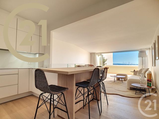 Appartement Duplex à vendre - 4 pièces - 108.91 m2 - CANNES - 06 - PROVENCE-ALPES-COTE-D-AZUR - Century 21 Immobilier Service Appartement Duplex à vendre - 4 pièces - 108.91 m2 - CANNES - 06 - PROVENCE-ALPES-COTE-D-AZUR - Century 21 Immobilier Service