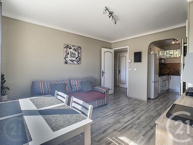 Appartement F3 à louer - 3 pièces - 49.0 m2 - CANNES - 06 - PROVENCE-ALPES-COTE-D-AZUR - Century 21 Immobilier Service Appartement F3 à louer - 3 pièces - 49.0 m2 - CANNES - 06 - PROVENCE-ALPES-COTE-D-AZUR - Century 21 Immobilier Service
