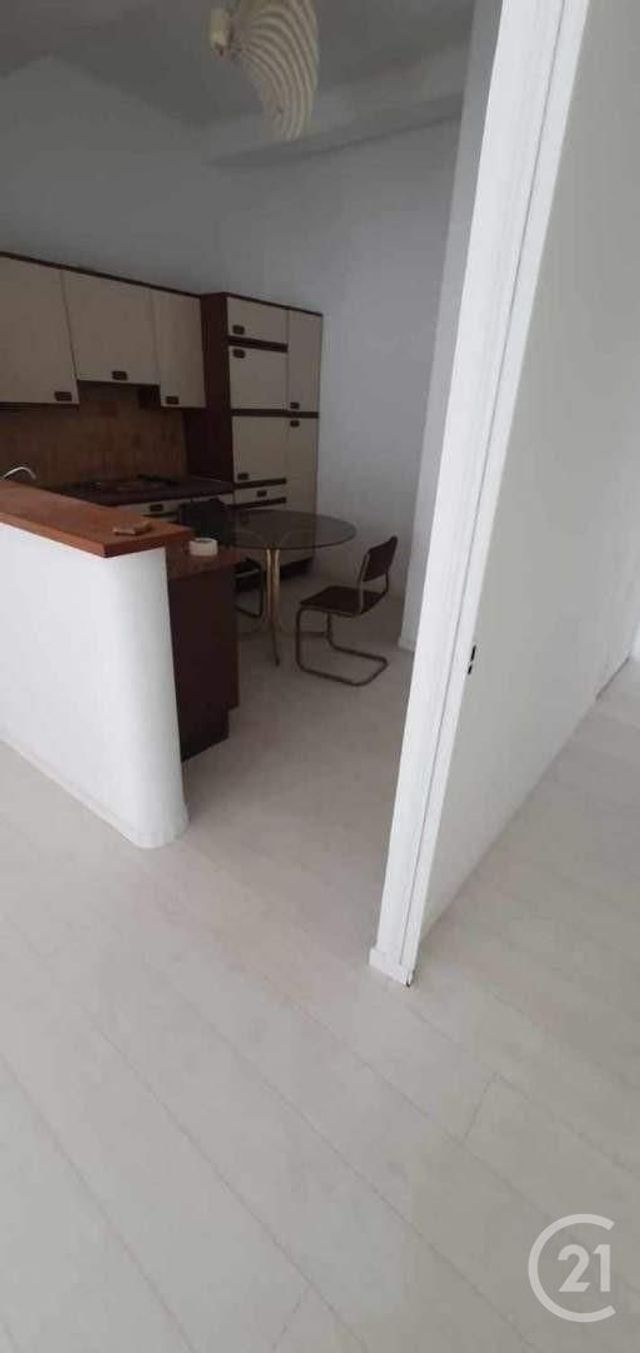 Appartement F3 à vendre - 3 pièces - 60.32 m2 - CANNES - 06 - PROVENCE-ALPES-COTE-D-AZUR - Century 21 Immobilier Service Appartement F3 à vendre - 3 pièces - 60.32 m2 - CANNES - 06 - PROVENCE-ALPES-COTE-D-AZUR - Century 21 Immobilier Service