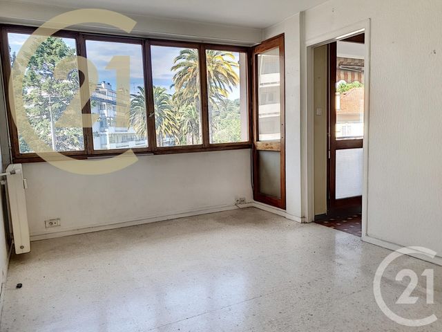 Appartement F4 à vendre - 4 pièces - 68.0 m2 - CANNES - 06 - PROVENCE-ALPES-COTE-D-AZUR - Century 21 Immobilier Service Appartement F4 à vendre - 4 pièces - 68.0 m2 - CANNES - 06 - PROVENCE-ALPES-COTE-D-AZUR - Century 21 Immobilier Service