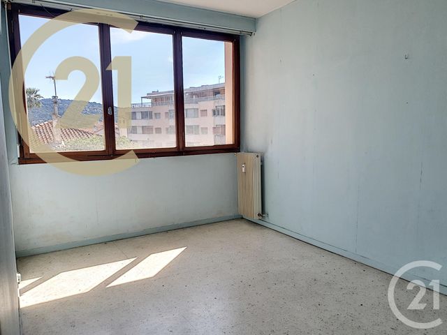 Appartement F4 à vendre - 4 pièces - 68.0 m2 - CANNES - 06 - PROVENCE-ALPES-COTE-D-AZUR - Century 21 Immobilier Service Appartement F4 à vendre - 4 pièces - 68.0 m2 - CANNES - 06 - PROVENCE-ALPES-COTE-D-AZUR - Century 21 Immobilier Service