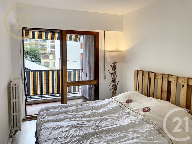 Appartement F2 à vendre - 2 pièces - 42.0 m2 - CANNES - 06 - PROVENCE-ALPES-COTE-D-AZUR - Century 21 Immobilier Service Appartement F2 à vendre - 2 pièces - 42.0 m2 - CANNES - 06 - PROVENCE-ALPES-COTE-D-AZUR - Century 21 Immobilier Service