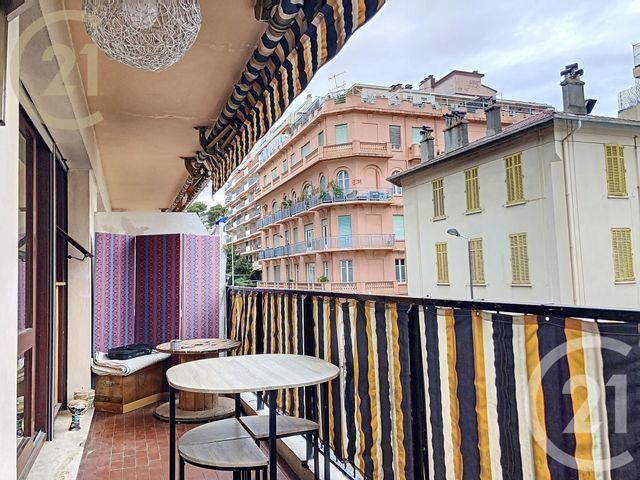 Appartement F2 à vendre - 2 pièces - 42.0 m2 - CANNES - 06 - PROVENCE-ALPES-COTE-D-AZUR - Century 21 Immobilier Service Appartement F2 à vendre - 2 pièces - 42.0 m2 - CANNES - 06 - PROVENCE-ALPES-COTE-D-AZUR - Century 21 Immobilier Service