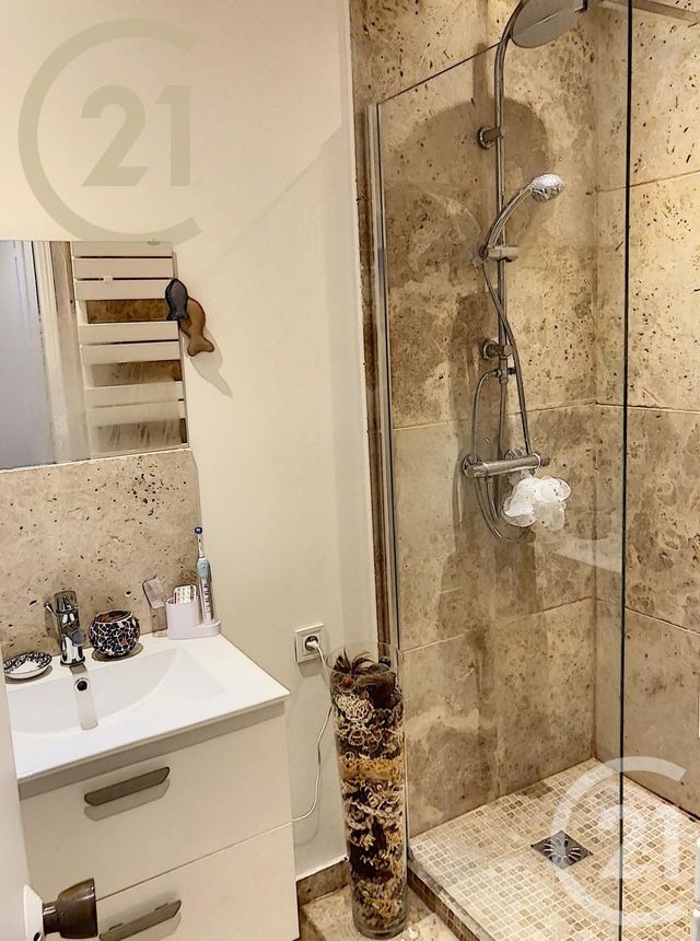 Appartement F2 à vendre - 2 pièces - 42.0 m2 - CANNES - 06 - PROVENCE-ALPES-COTE-D-AZUR - Century 21 Immobilier Service Appartement F2 à vendre - 2 pièces - 42.0 m2 - CANNES - 06 - PROVENCE-ALPES-COTE-D-AZUR - Century 21 Immobilier Service